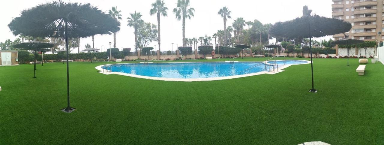 Apartamento 1ª línea de playa Oropesa del Mar Exterior foto